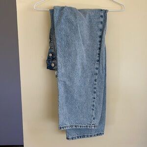 Light wash, straight-leg mango jeans size 4